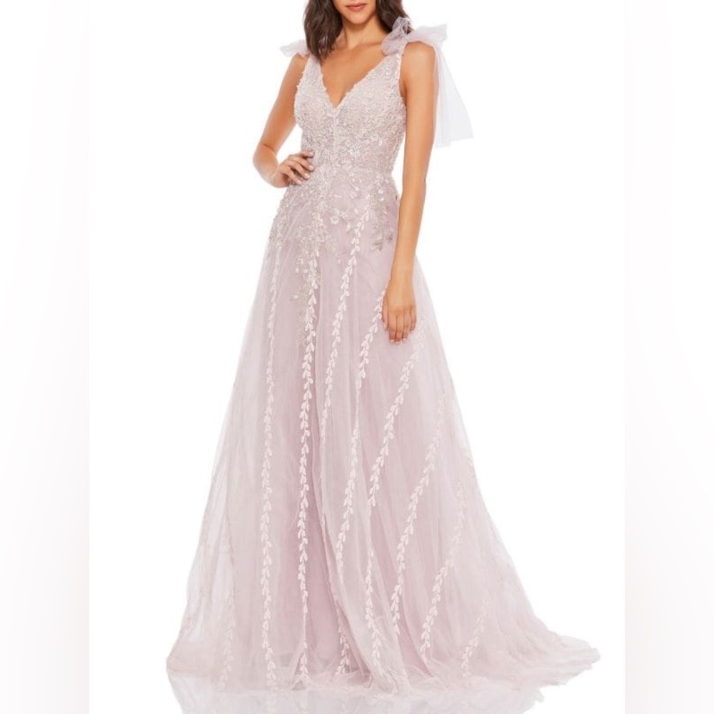 MAC DUGGAL
V Neck Embellished A Line Gown